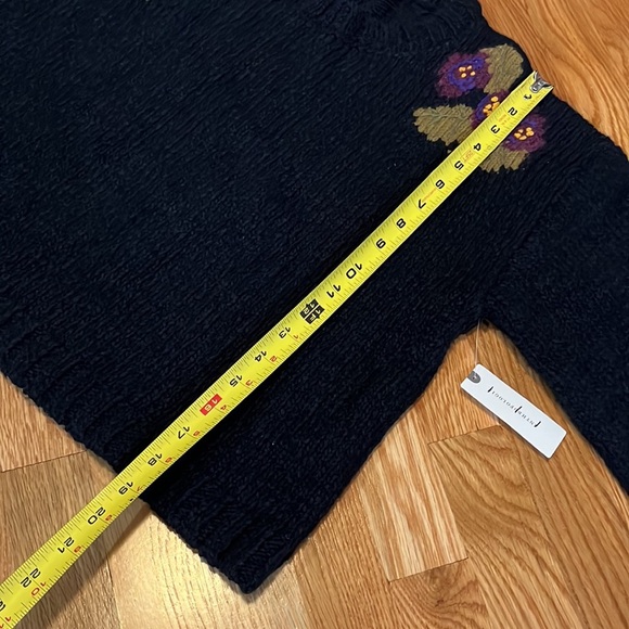 Anthropologie Maeve Embroidered Flowers Cropped Sweater Size Medium NWT - Picture 10 of 16